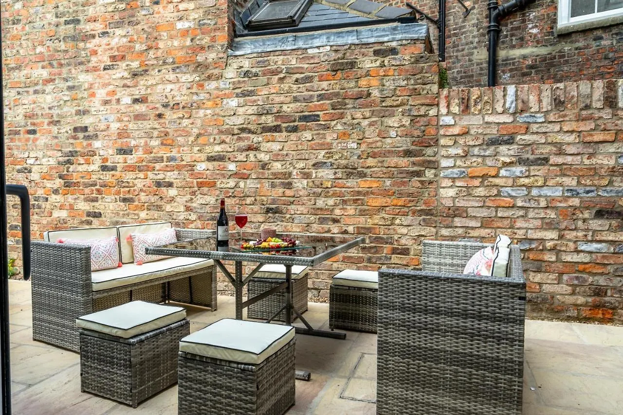 펜션 요크 Clifford'S Townhouse 빌라